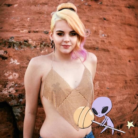 Meet your Posher, Melissa - Picture 1 of 1